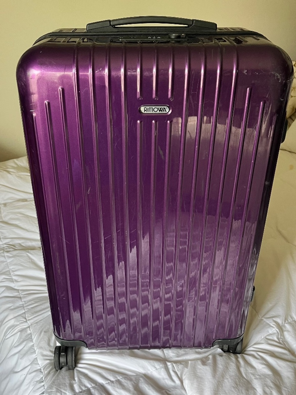 Rimowa Aluminum Essential Check in rolling suitcase L magenta